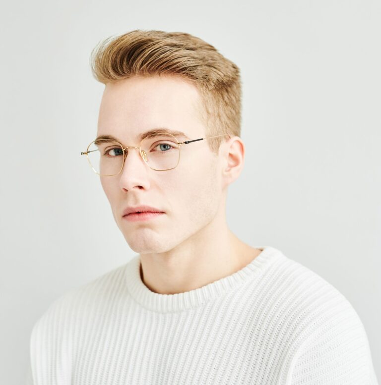 Parujące szkła okularów – jak sobie z nimi radzić? + kilka słów o soczewkach hydrofobowych i oleofobowych